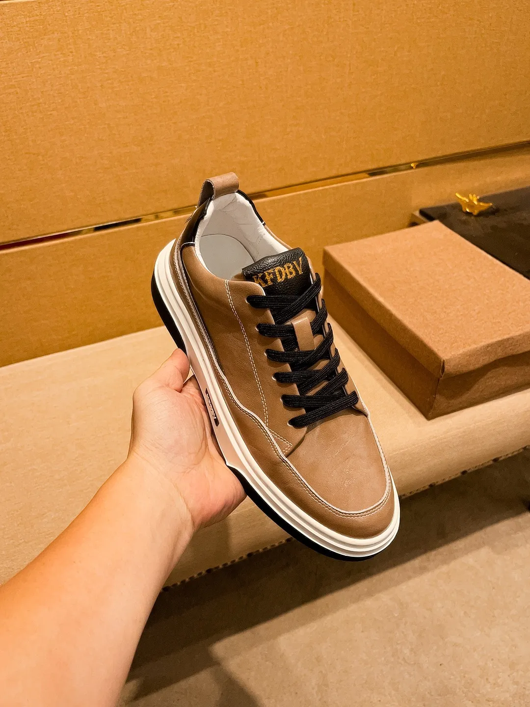 Men's shoes 💰 420💰【BV】🔥 High-end men's shoes brand official website 1:1 latest masterpiece: the upper is made of Italian imported first-layer cowhide with a comfortable and breathable lining➕original non-slip and wear-resistant outsole🔥, making walking more convenient and comfortable! An exclusive new model, a stunning work, a beautiful 1:1 replica [color] compared to the official quality! Create a fashionable personality to set off your uniqueness! A must-have for trendy men! Classic🔥Size: 38-44 Color: 🔥Multiple colors available🔥.